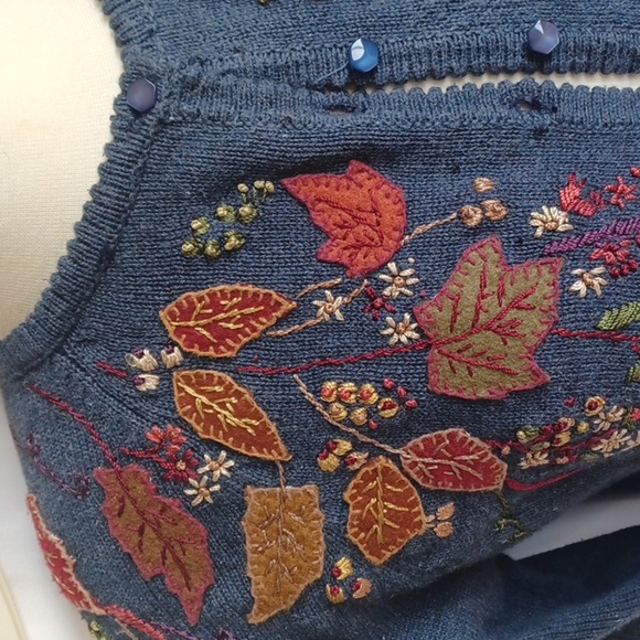 Tiara Autumn Leaf cardigan size PM, 20" PTP, 22" L - Picture 2 of 7